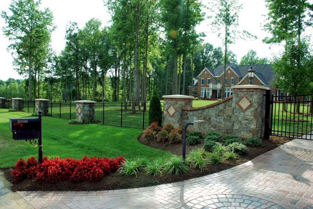 36+ Most Popular Entrance Landscaping Garden For Your Home — Freshouz ... in Entrance Landscaping