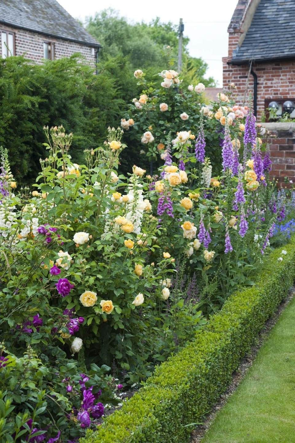 50+ Stunning Cottage Style Garden Ideas To Create The Perfect Getaway ... regarding Cottage Garden Landscaping