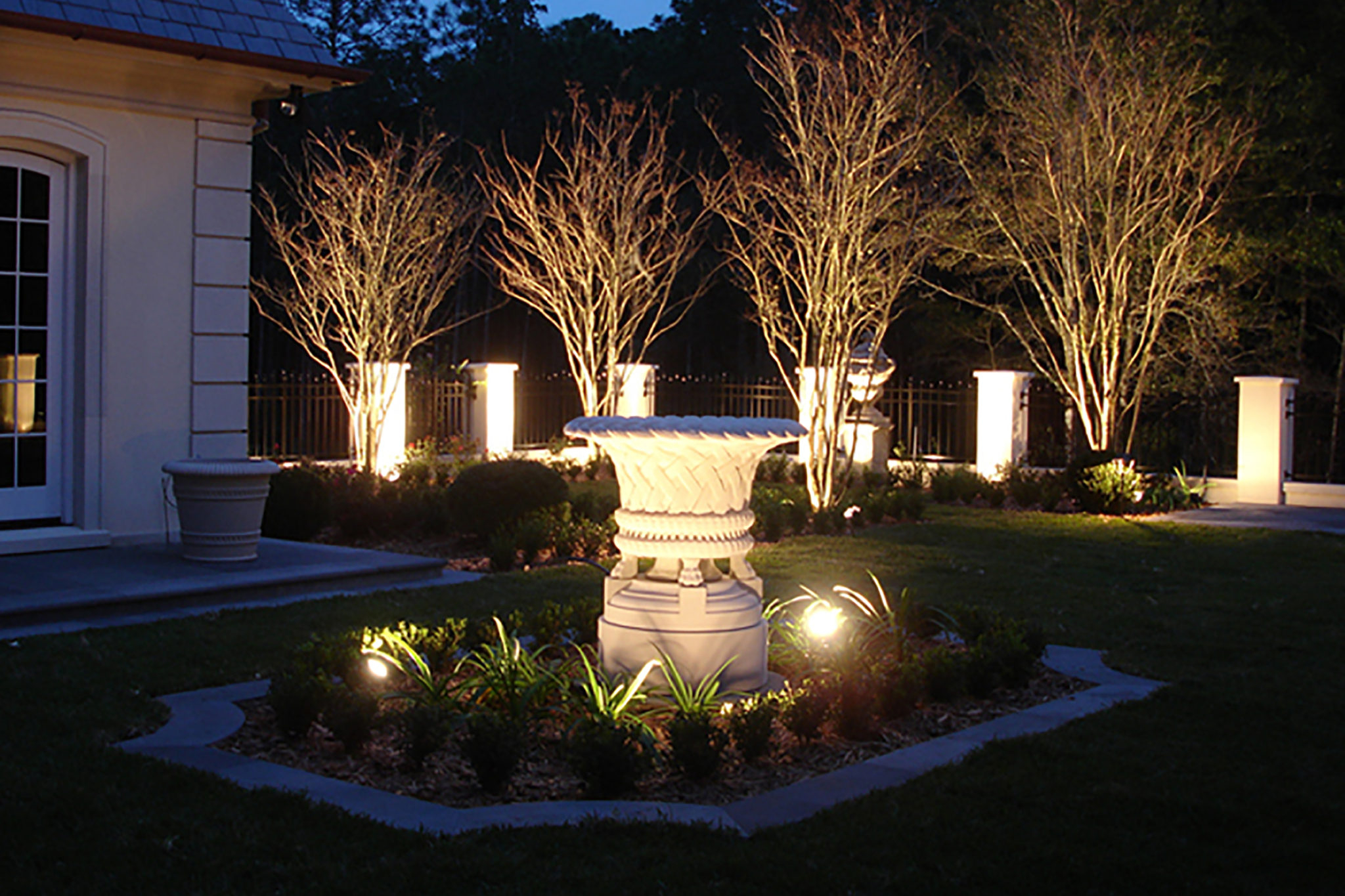 Landscape Lighting Design &amp;amp; Installation St. Louis | Dusk To Dawn regarding Outdoor Lighting Landscaping
