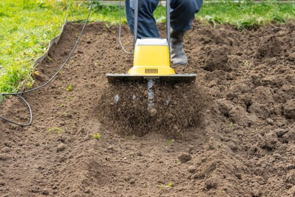 How To Level Your Garden: A Step-By-Step Guide | Moowy pertaining to Simple Techniques to Level an Uneven Backyard and Achieve a Flawless Turf