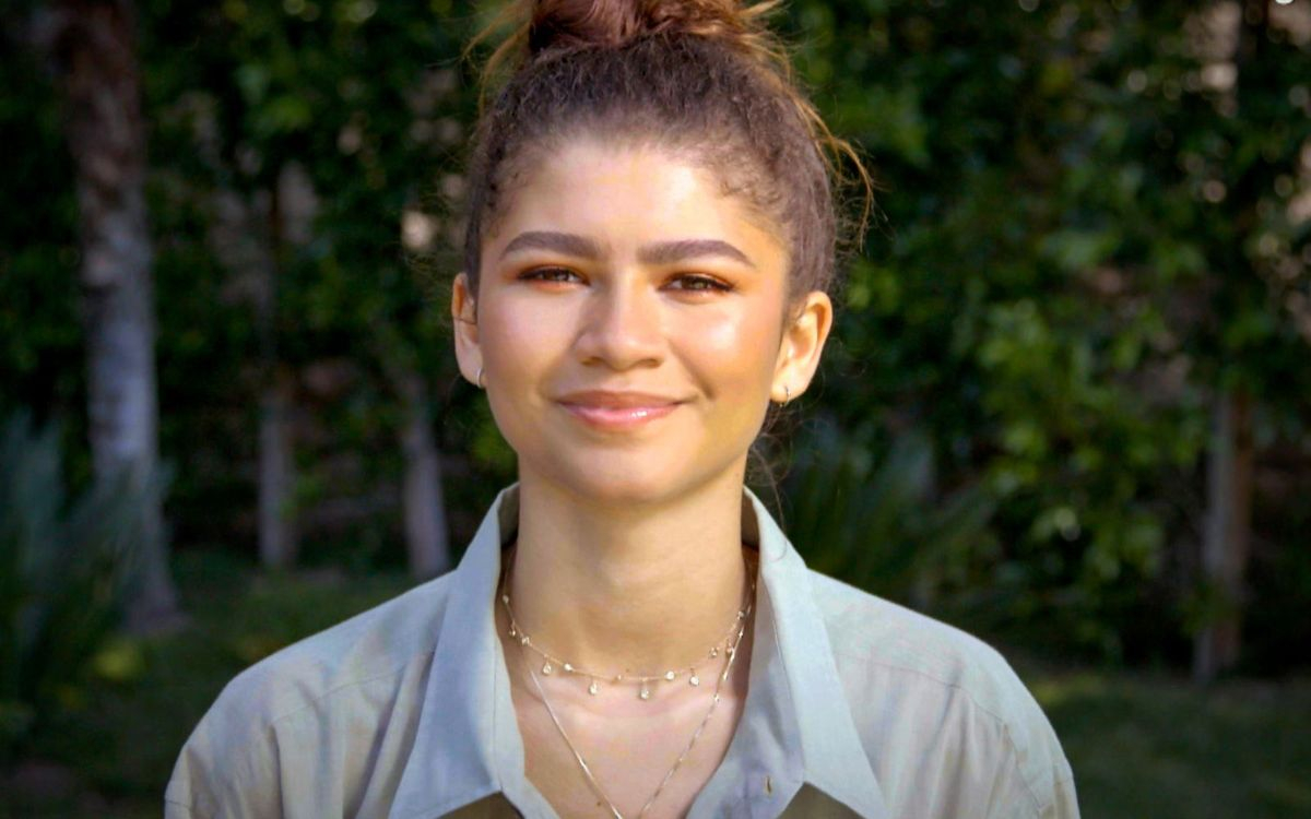 Zendaya&amp;#039;s Backyard Is Masterclass In Outdoor Minimalism | Homes And Gardens throughout How To Make A Patio Without Concrete Cheap