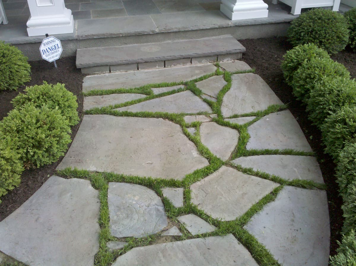 Reasons To Choose Natural Stone Pavers Over Concrete Pavers | Stone Center inside Creative layout patterns and natural stone techniques that make budget friendly pavers look luxurious